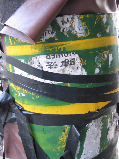 52705greenyellowtapepole.JPG