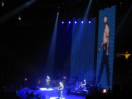 112205u2msg14.jpg