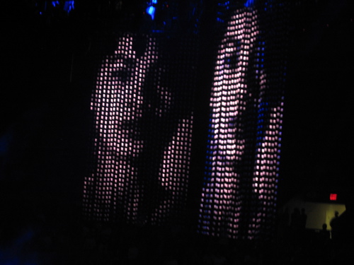 112205u2msg18.jpg