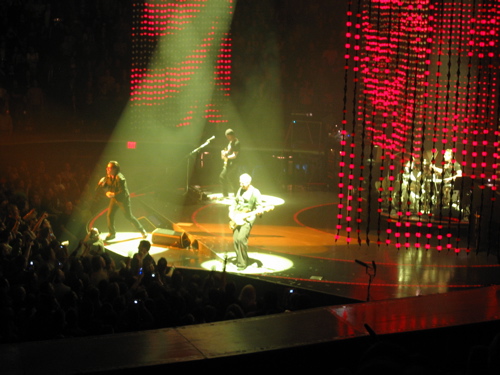 112205u2msg8.jpg